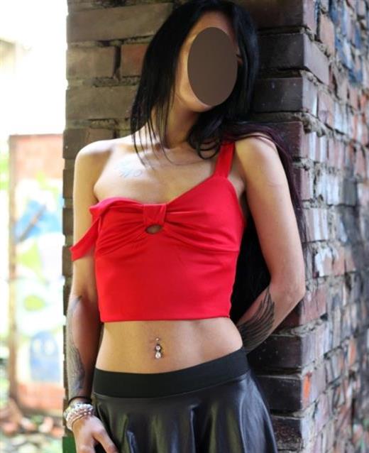 Ateşli escort Rosalija