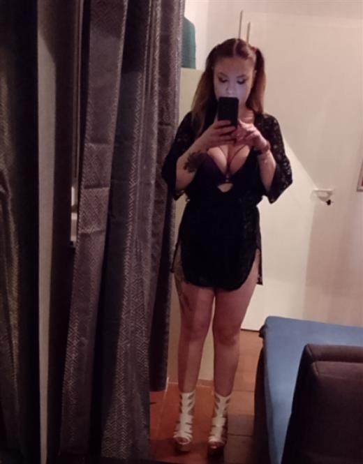 Baştan çıkarıcı escort Sexyhillary