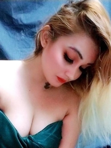 Güzel busty escort Therensia